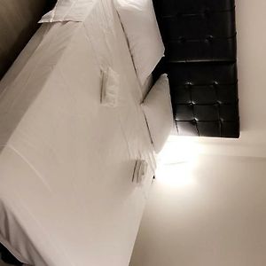 Suite met een Slaapkamer en een King Size Bed